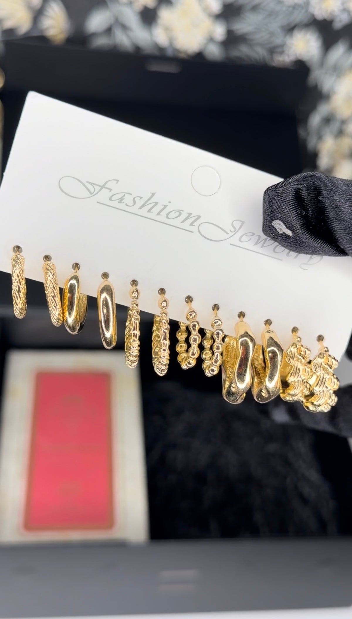 Luxury Black Gift Box | Musk & Jewelry Gift Set ✨🎁