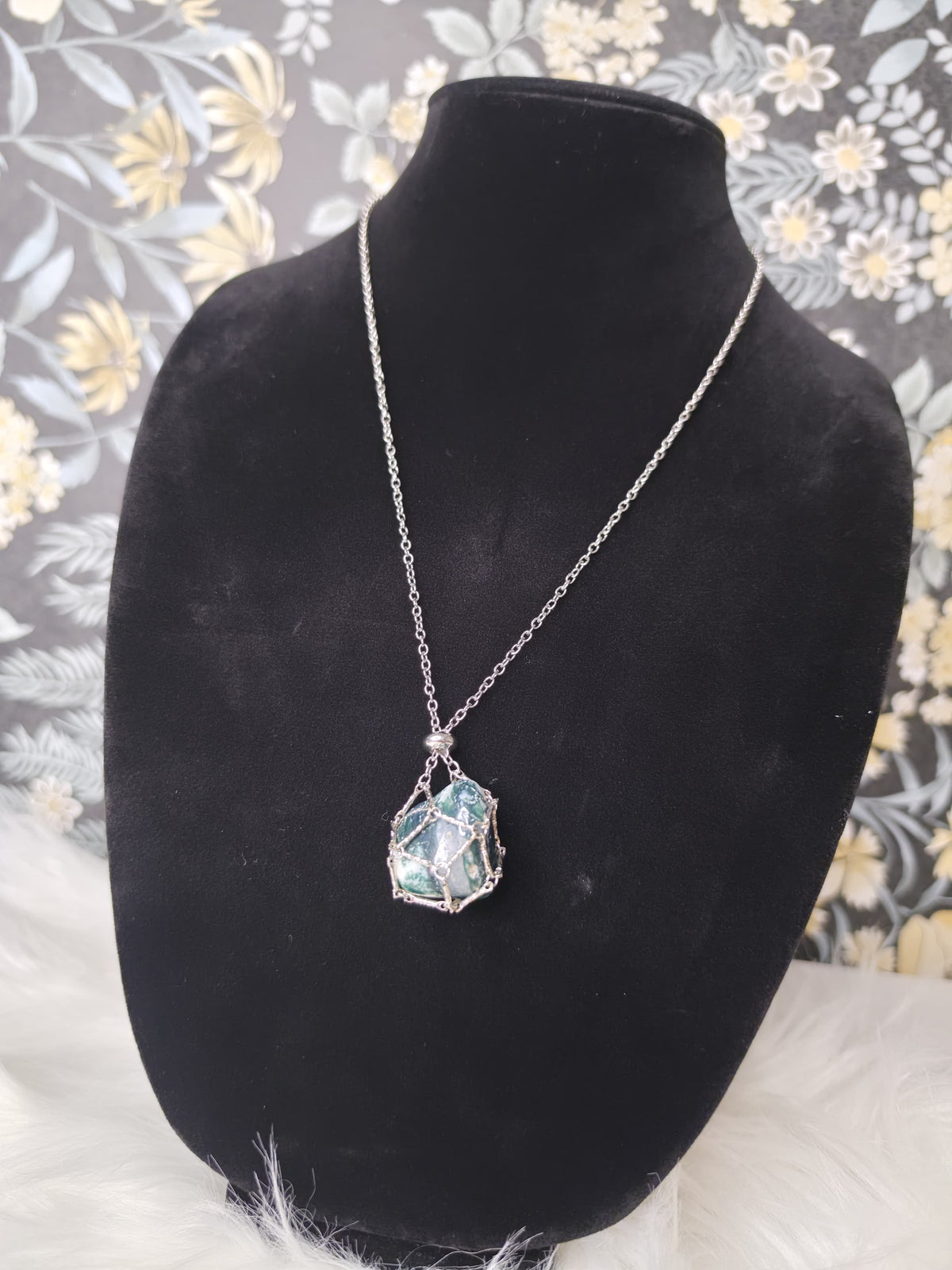 Handmade Irregular Natural Stone Amethyst

Pendant Necklaces 925 sterling silver Rose Quartz Crystal Wire Wrapped Necklace for Women